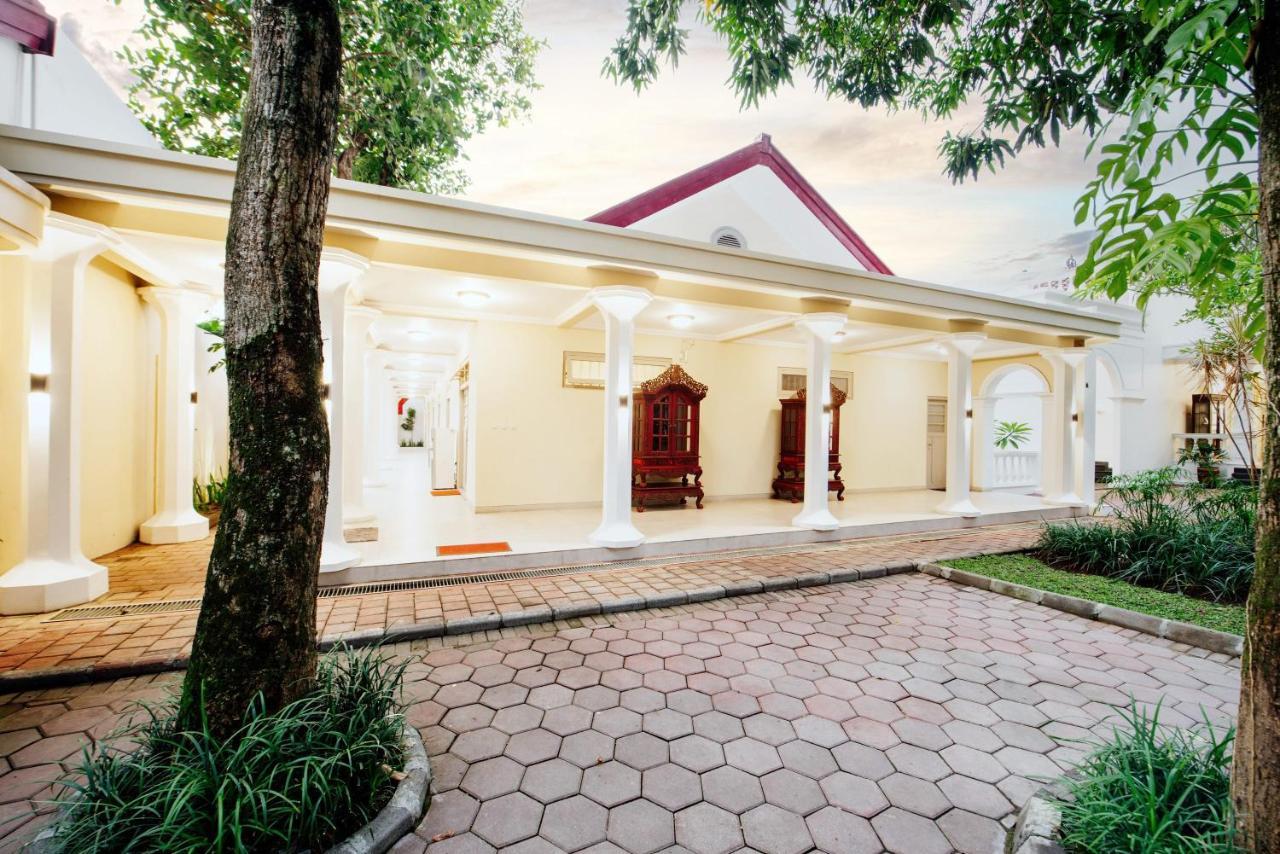 יוגיאקרטה Tirtodipuran Hotel By Natts Hospitality Indonesia מראה חיצוני תמונה