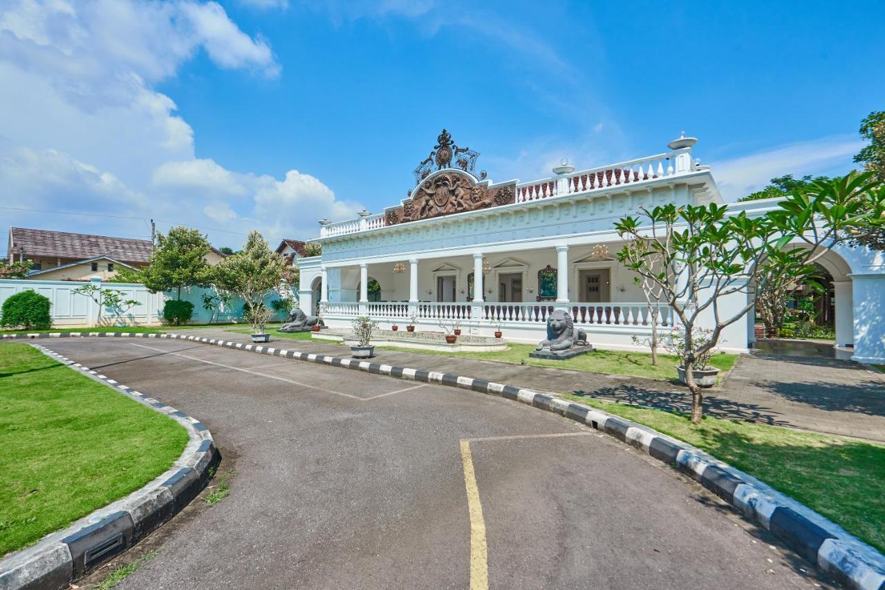 יוגיאקרטה Tirtodipuran Hotel By Natts Hospitality Indonesia מראה חיצוני תמונה
